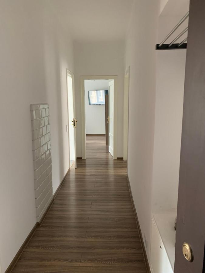 Rowna 12 Apartment *